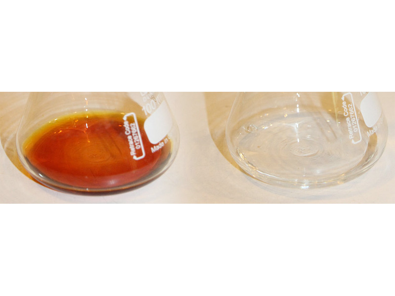 Color of iodometric titration mixture before (left) and after (right) the end point.